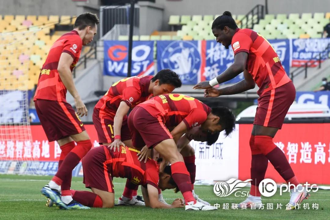 البرازيل تبدأ عهداً جديداً مع أنشيلوتي لاستعادة الهيبة الكروية المفقودة