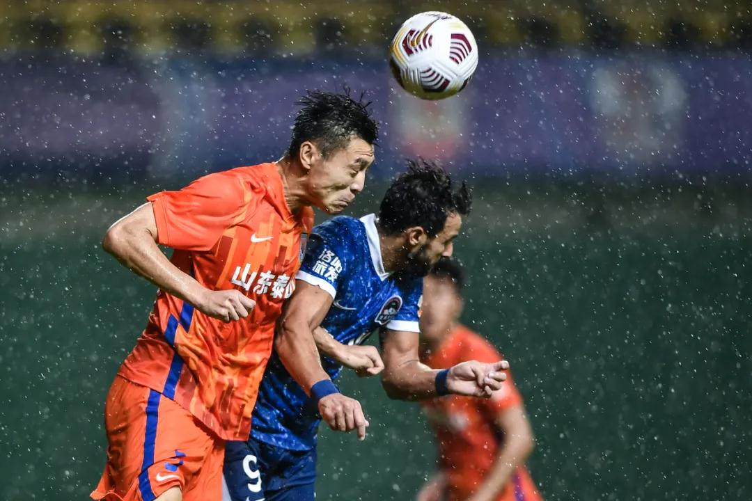 الأهلي يهدد باللجوء للفيفا والمحكمة الرياضية الدولية للمطالبة بإلغاء الدوري