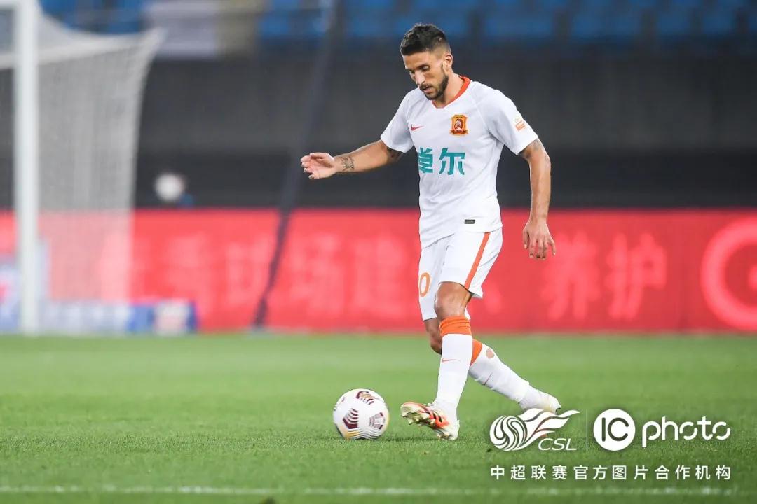 الاتحاد الدولي لكرة القدم (فيفا) يعلن قائمة حكام كأس العالم للأندية 2025 بالولايات المتحدة